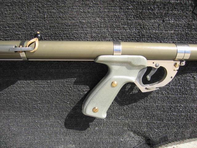Black Sea Fernando handle gun Tuna gun 1.jpg