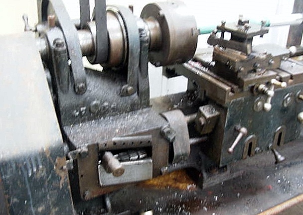 gearbox and chuck end of lathe.JPG