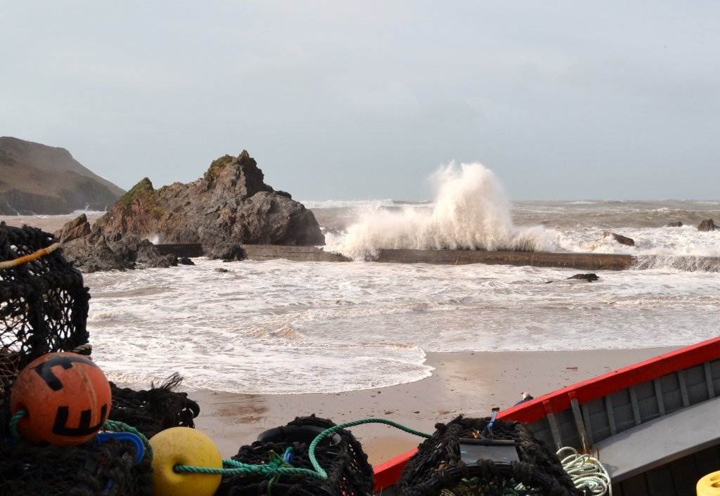 hope cove storm 014 028.JPG