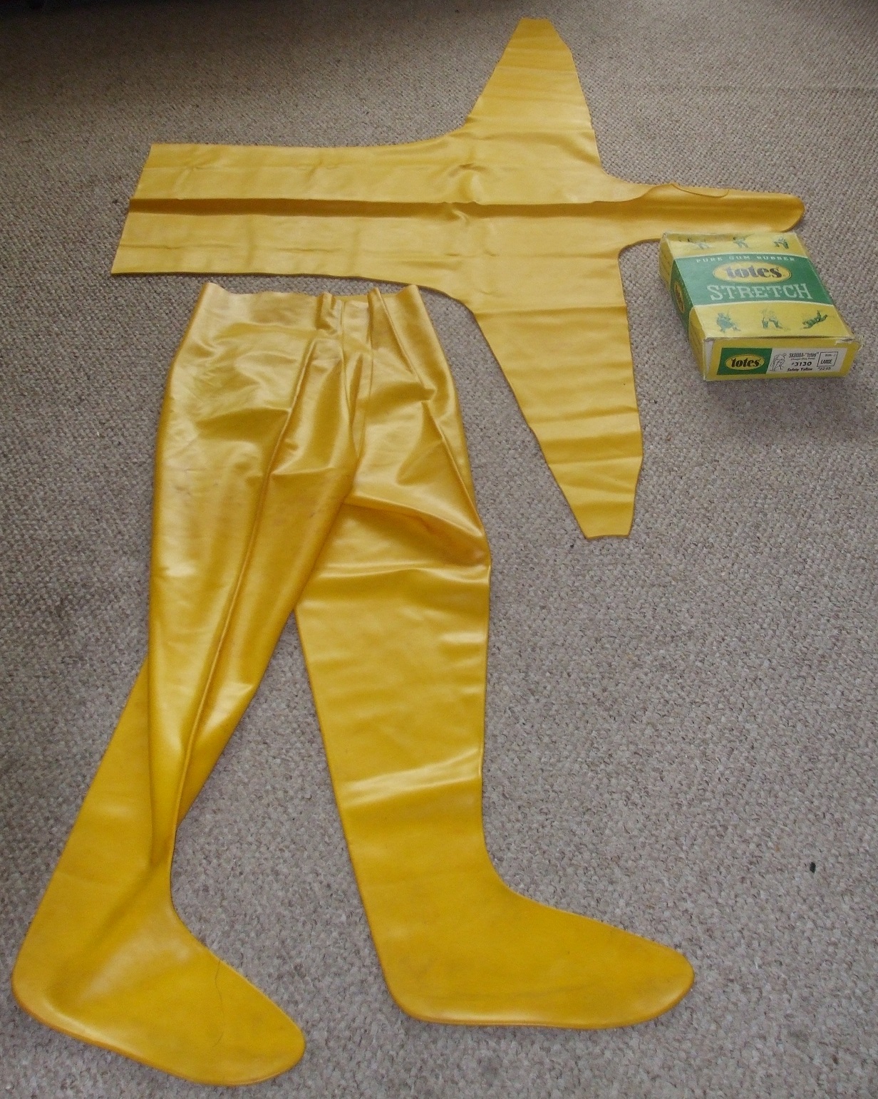 Yellow_Skooba-Totes_Dry_Suit.jpg