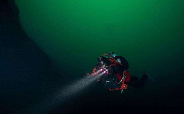 Saber Dive Light 213’ deep powered by 3 D520 Orcatorch lights.jpg