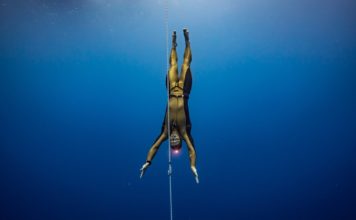 Alexey Molchanov of Russia setting a new CMAS World Record with an 85m Constant Weight No-Fins (CNF) dive